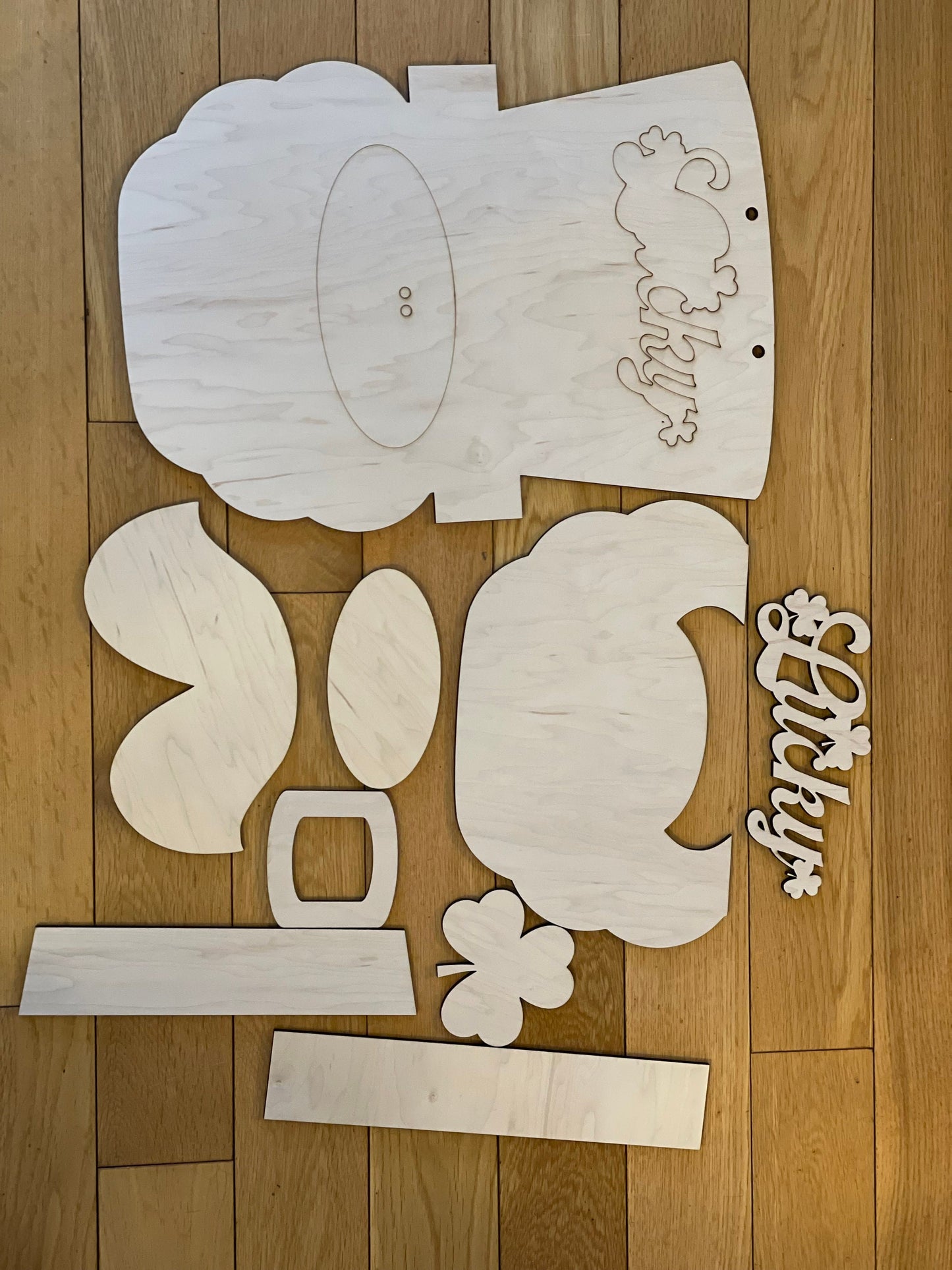 St. Patrick's Day DIY Door Hanger | Welcome Door Hanger | Leprechaun Front Door Decor | DIY Cutout | St. Patty's Day Wreath