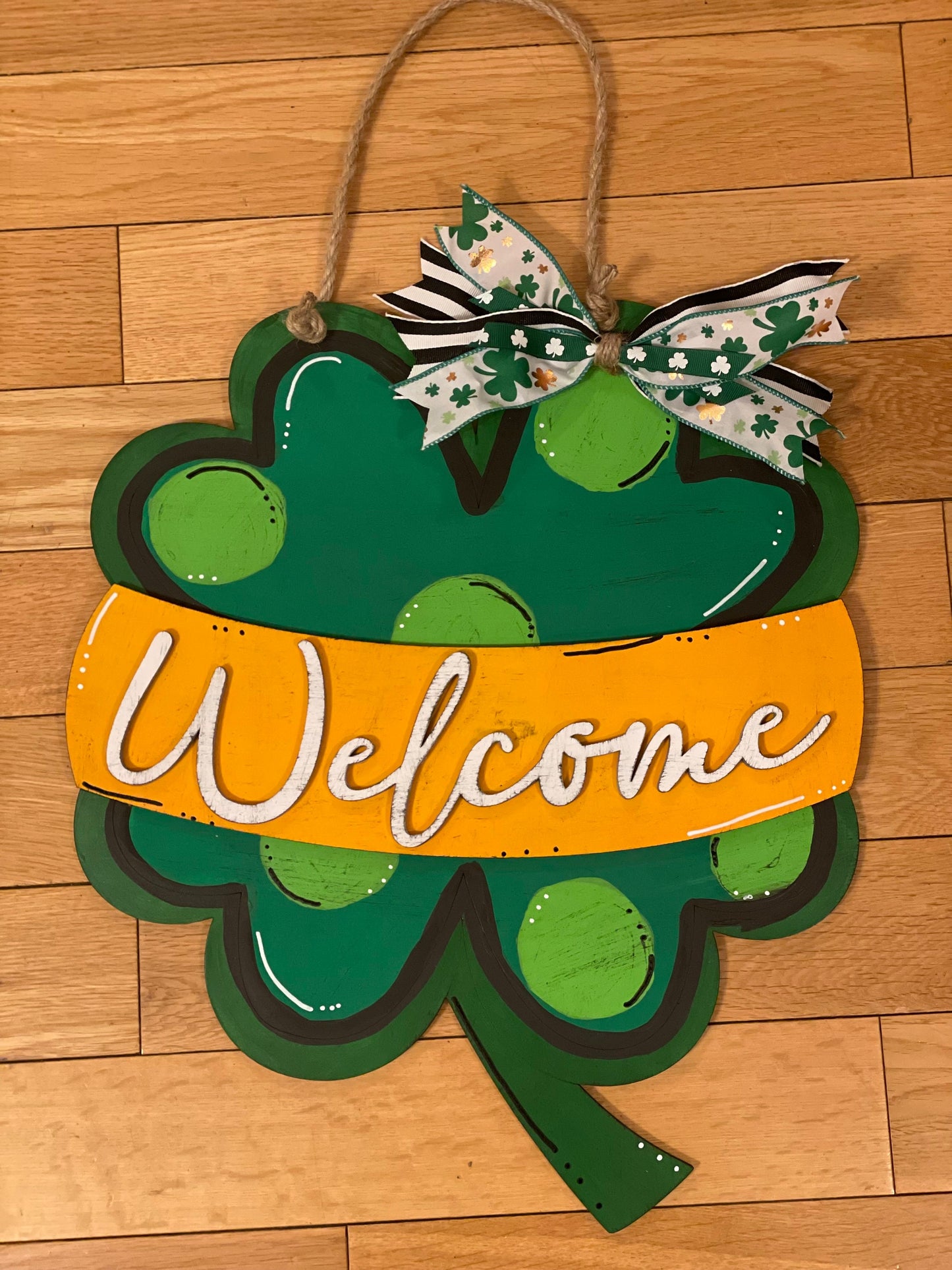 St. Patrick's Day Shamrock Door Hanger | Welcome Door Hanger | Shamrock Front Door Decor | Wood Cutout | St. Patty's Day Wreath
