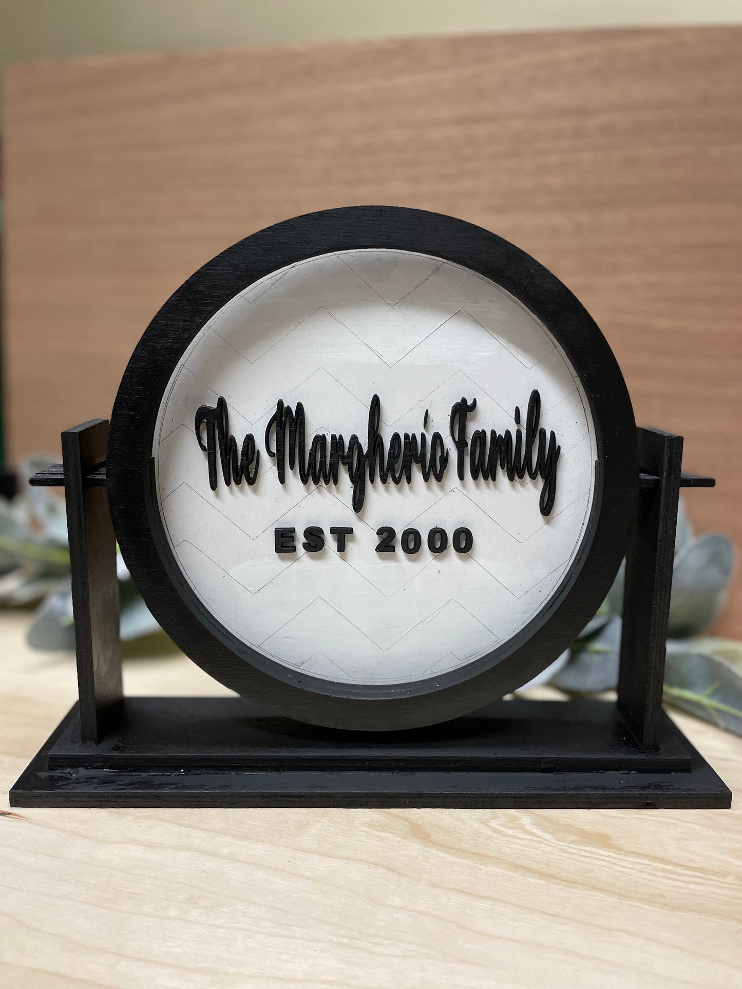 Round Tabletop Sign -Interchangeable Tabletop Sign - Personalized Decor- Shelf Sitter - Farmhouse- Housewarming Or Wedding Gift - Decoration